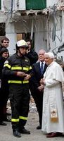 Almudi.org - El Papa visita la región de Los Abruzos