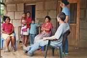 Almudi.org - Con uns familias de Nicaragua